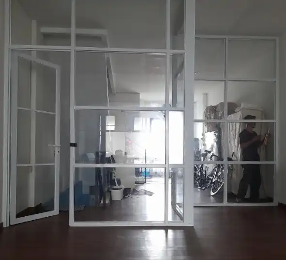 Partisi Kaca Aluminium